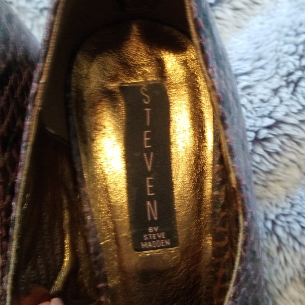 Heels - Picture 7 of 7